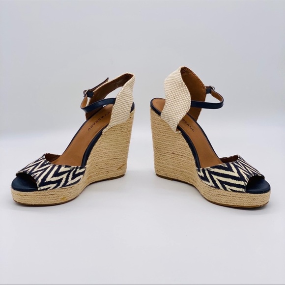 EUC Lucky Brand Blue/Tan Wedge Sandal - Picture 6 of 11